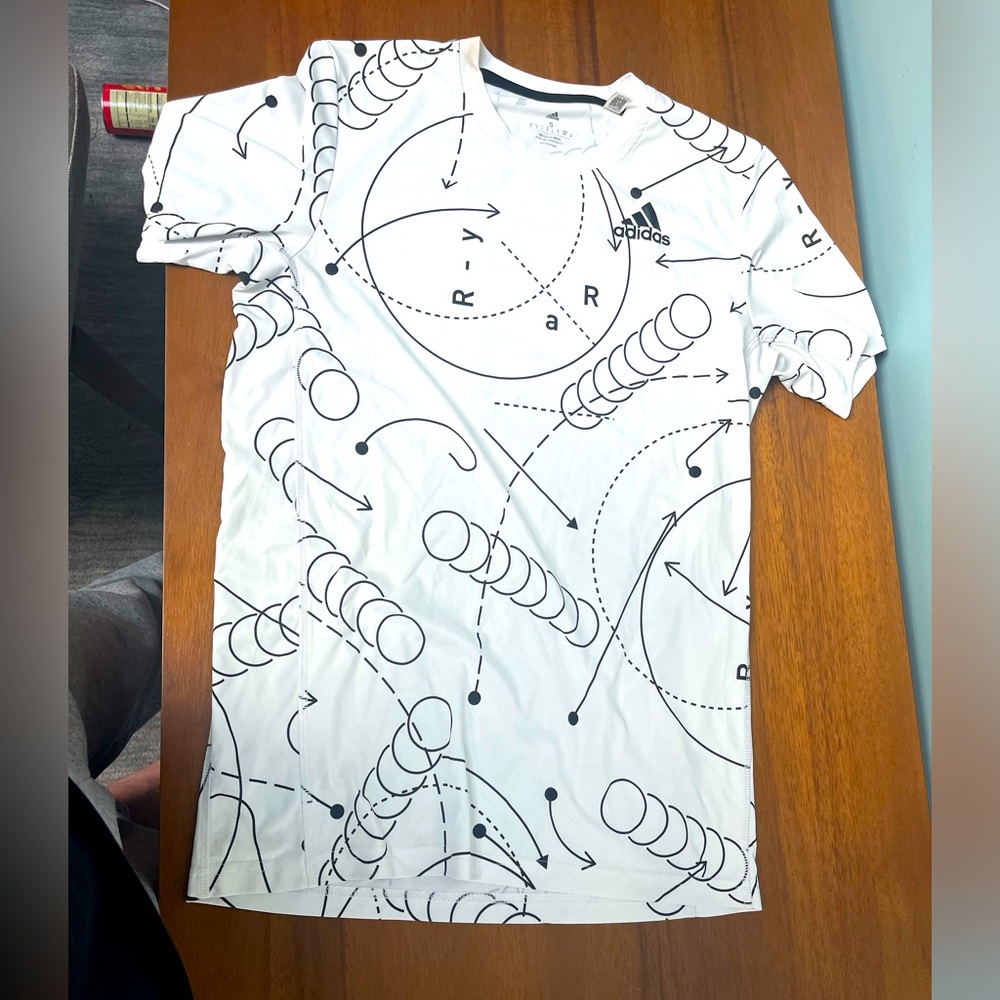 Adidas tennis graphic T-shirt Size small